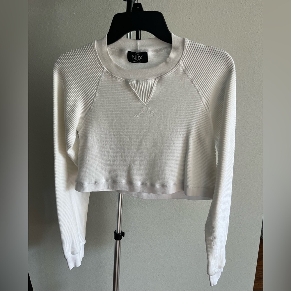 NUX(Nordstroms brand) comfy and cute white ribbed cropped sweatshirt! Small